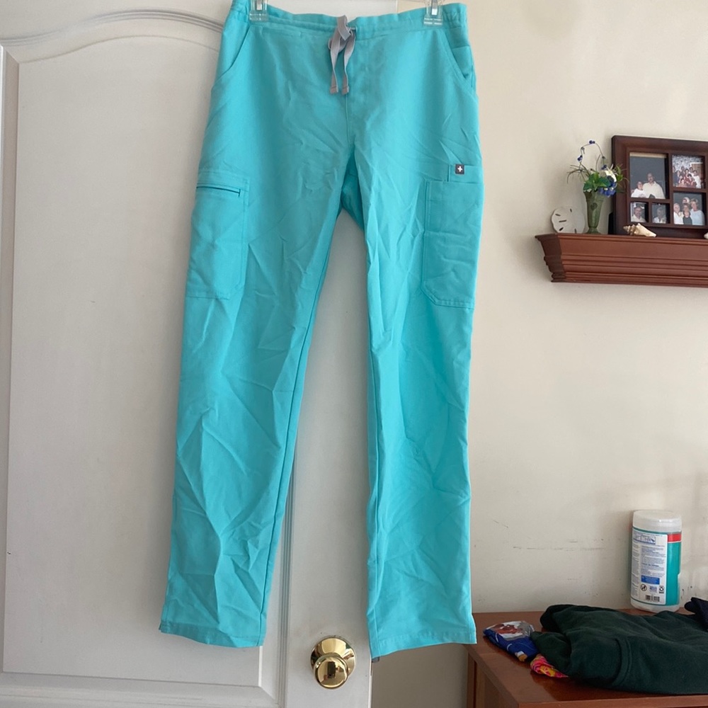 Figs Size Small Scrub Pants with Fitted Leg